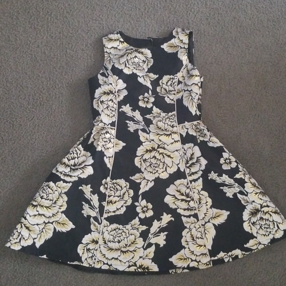 Beautiful Black, Gold, and White Dress